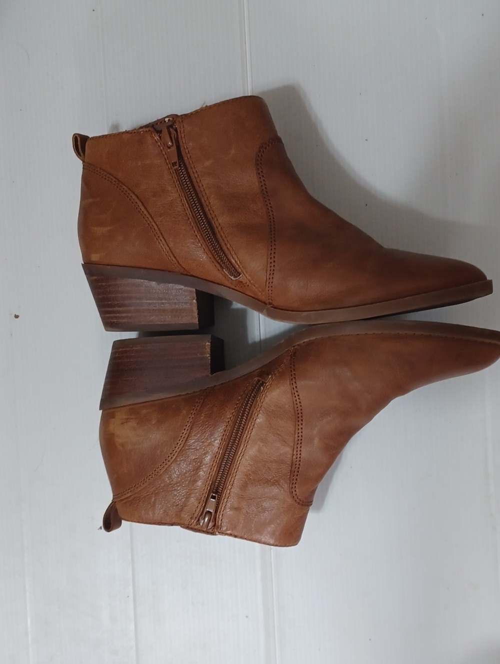 LUCKY BRAND Women's Brown Leather Ankle Boots with Low Block Heel. NWOT Size 10M